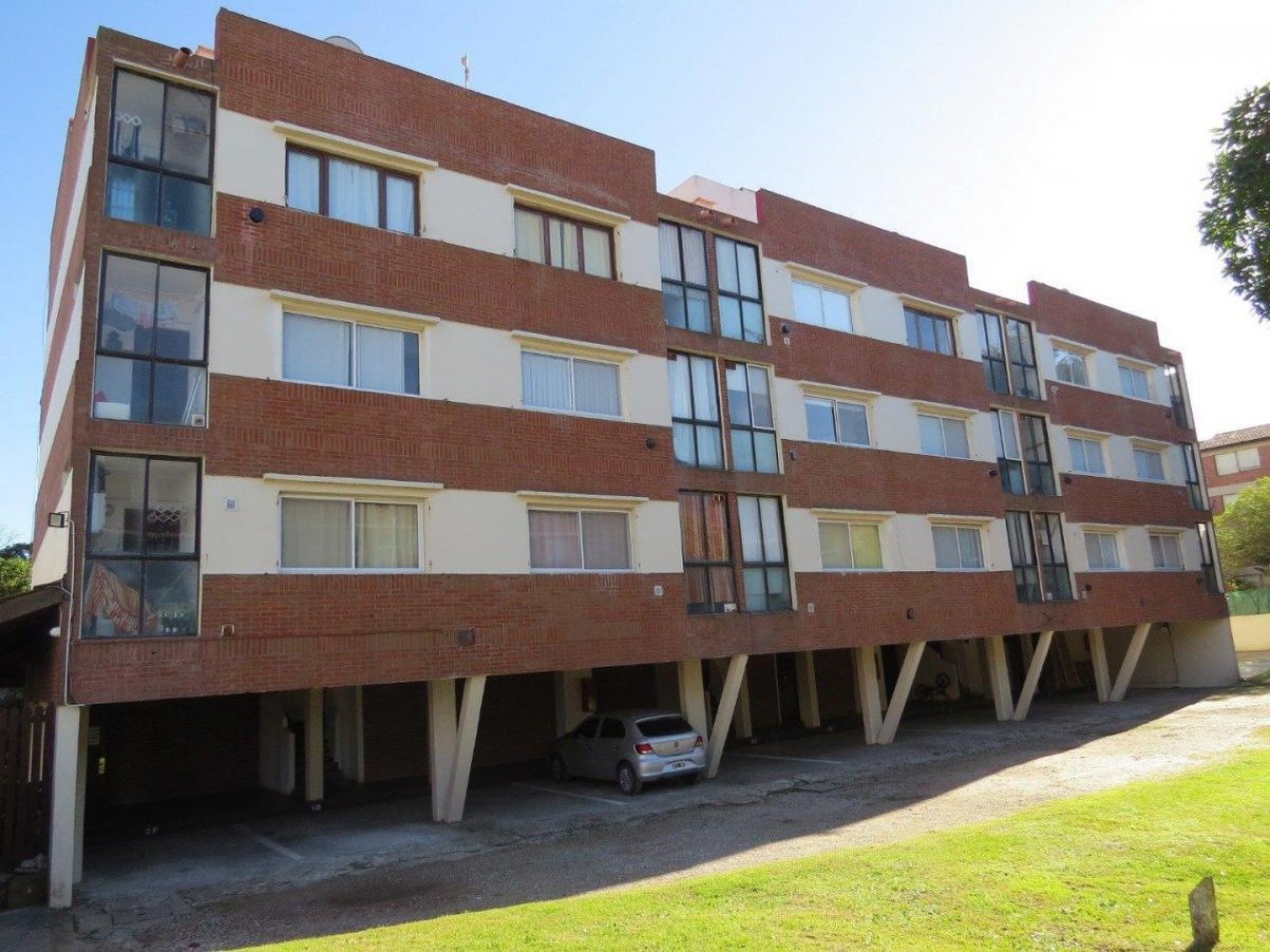Hermoso departamento con vista al mar, 3 ambientes, gas natural, cochera, zona Muelle 