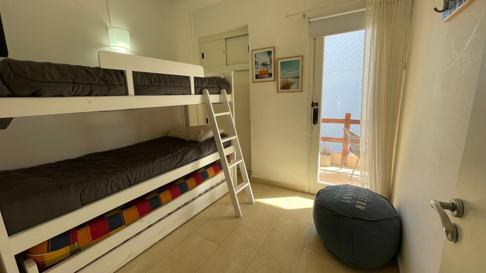 Hermoso departamento con vista al mar, 3 ambientes, gas natural, cochera, zona Muelle 