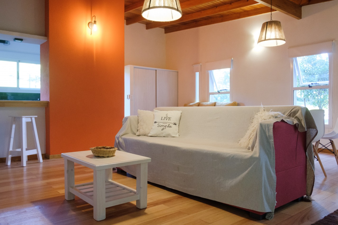 HERMOSA CASA EN VENTA - 3 HABITACIONES - Valeria del Mar