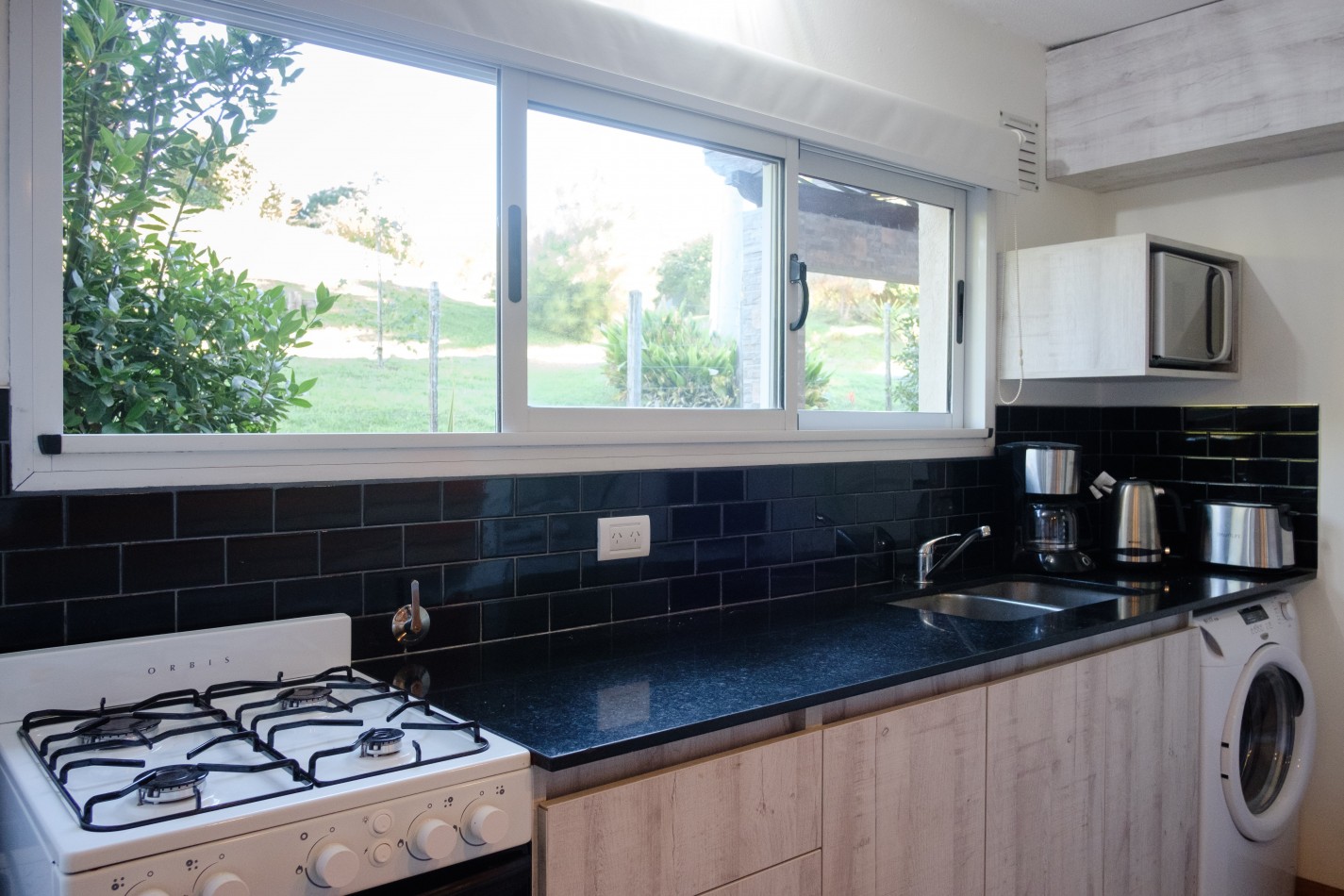 HERMOSA CASA EN VENTA - 3 HABITACIONES - Valeria del Mar