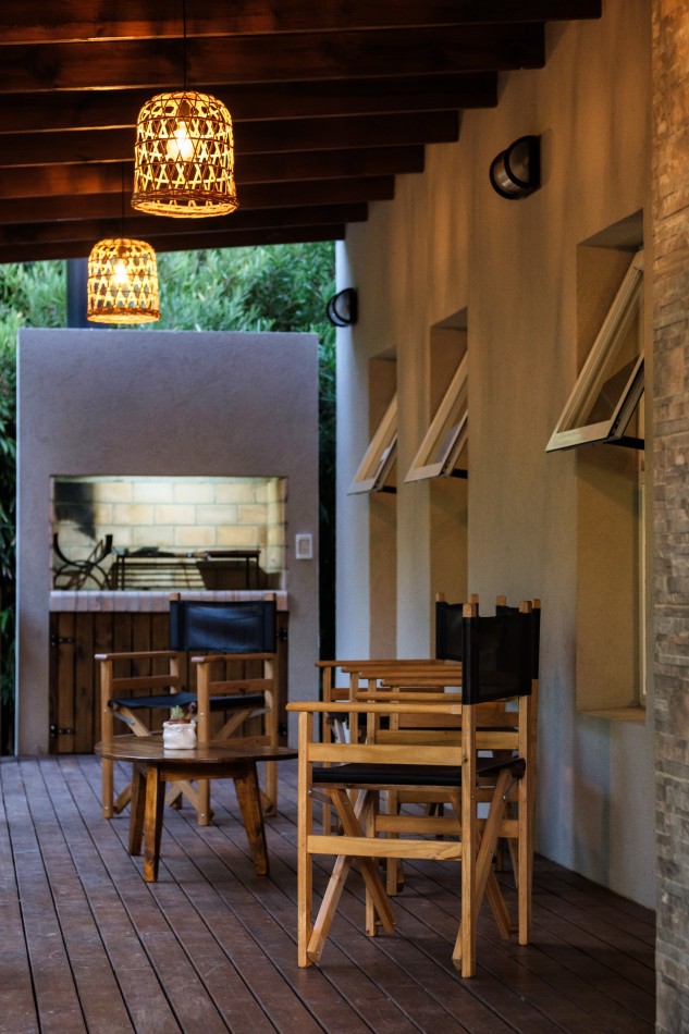 HERMOSA CASA EN VENTA - 3 HABITACIONES - Valeria del Mar