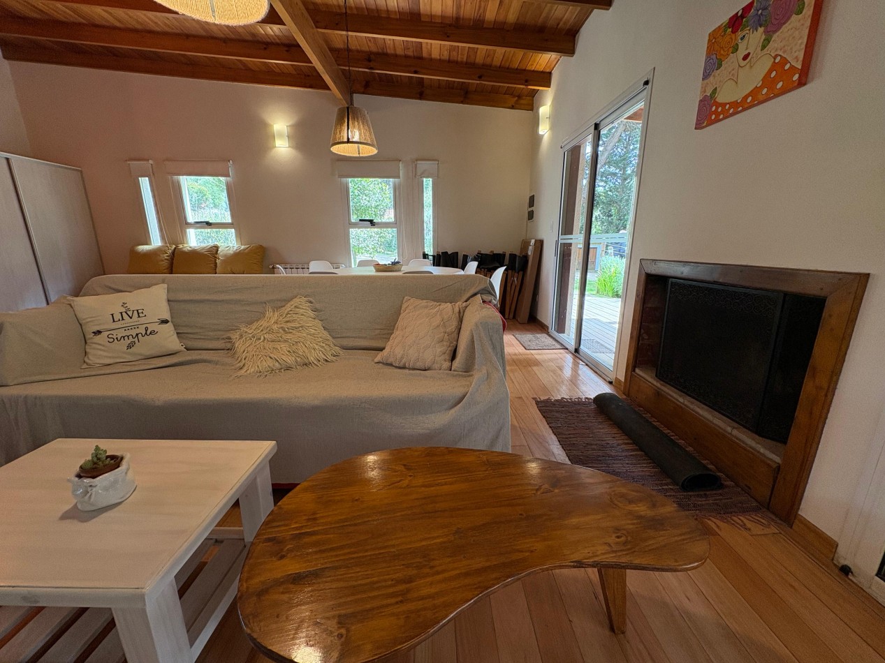 HERMOSA CASA EN VENTA - 3 HABITACIONES - Valeria del Mar