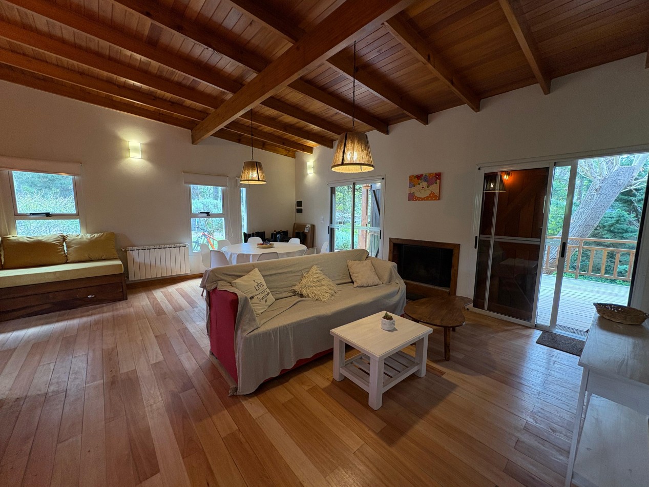 HERMOSA CASA EN VENTA - 3 HABITACIONES - Valeria del Mar