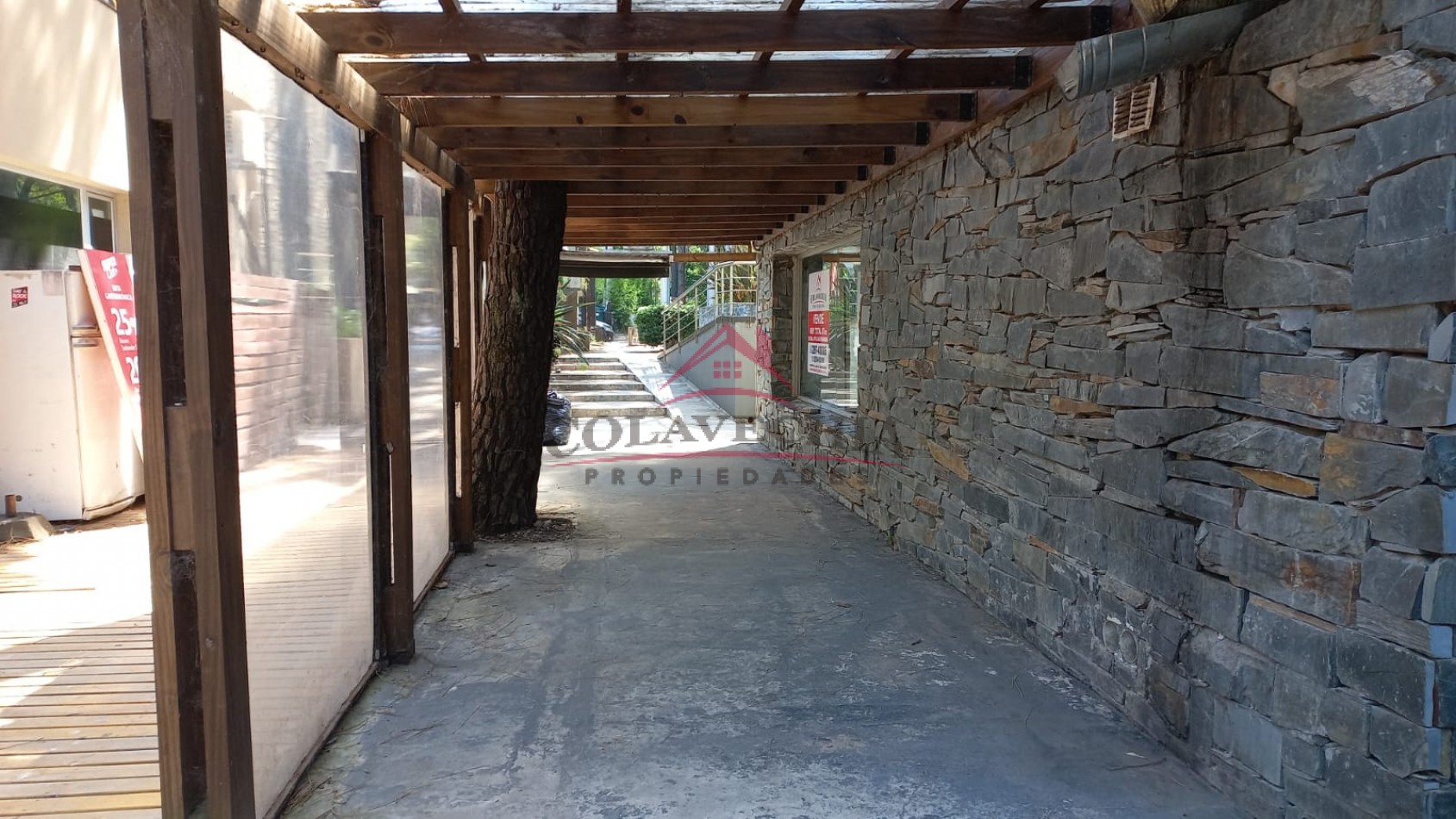 LOCAL COMERCIAL EN CARILO- APTO GASTRONOMICO