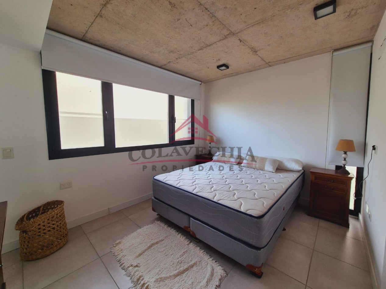 Espectacular tres ambientes frente al mar