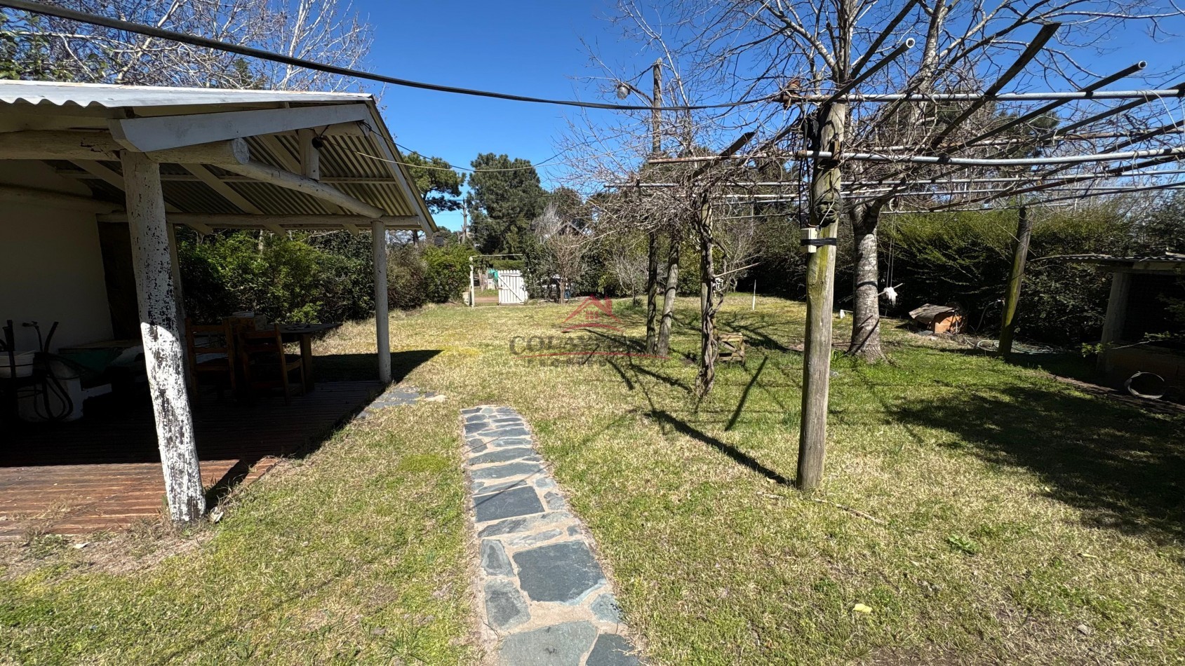 EN VENTA CASA + DEPARTAMENTO - PRAGA 955