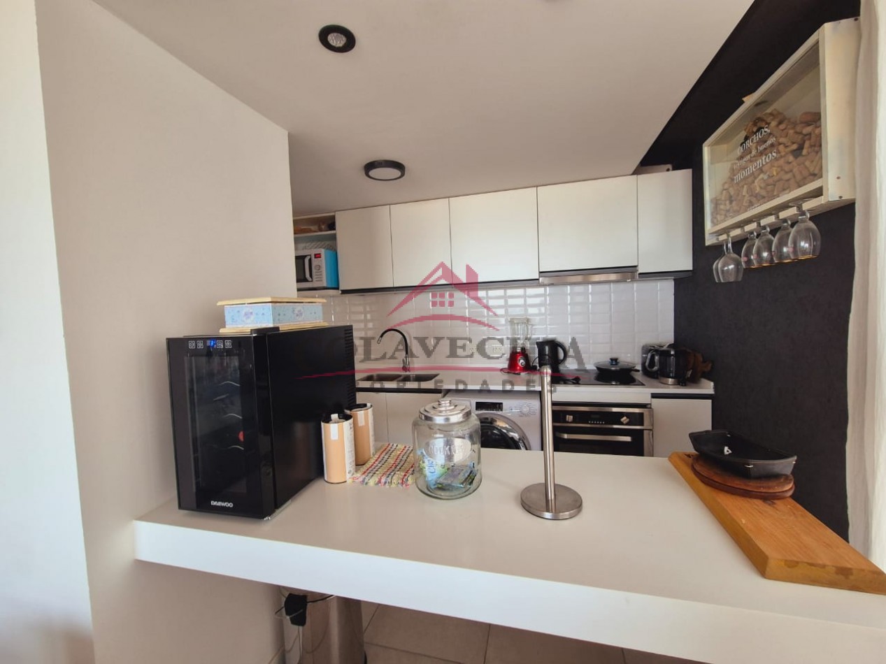 Espectacular tres ambientes frente al mar