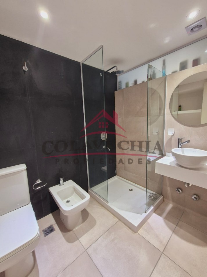 Espectacular tres ambientes frente al mar