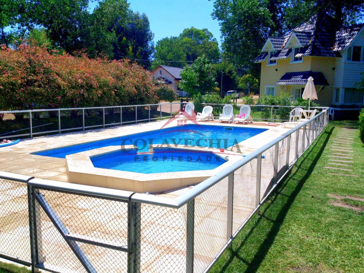 EN VENTA COMPLEJO EN BLOQUE O 5 DUPLEX SUBDIVIDIDOS 