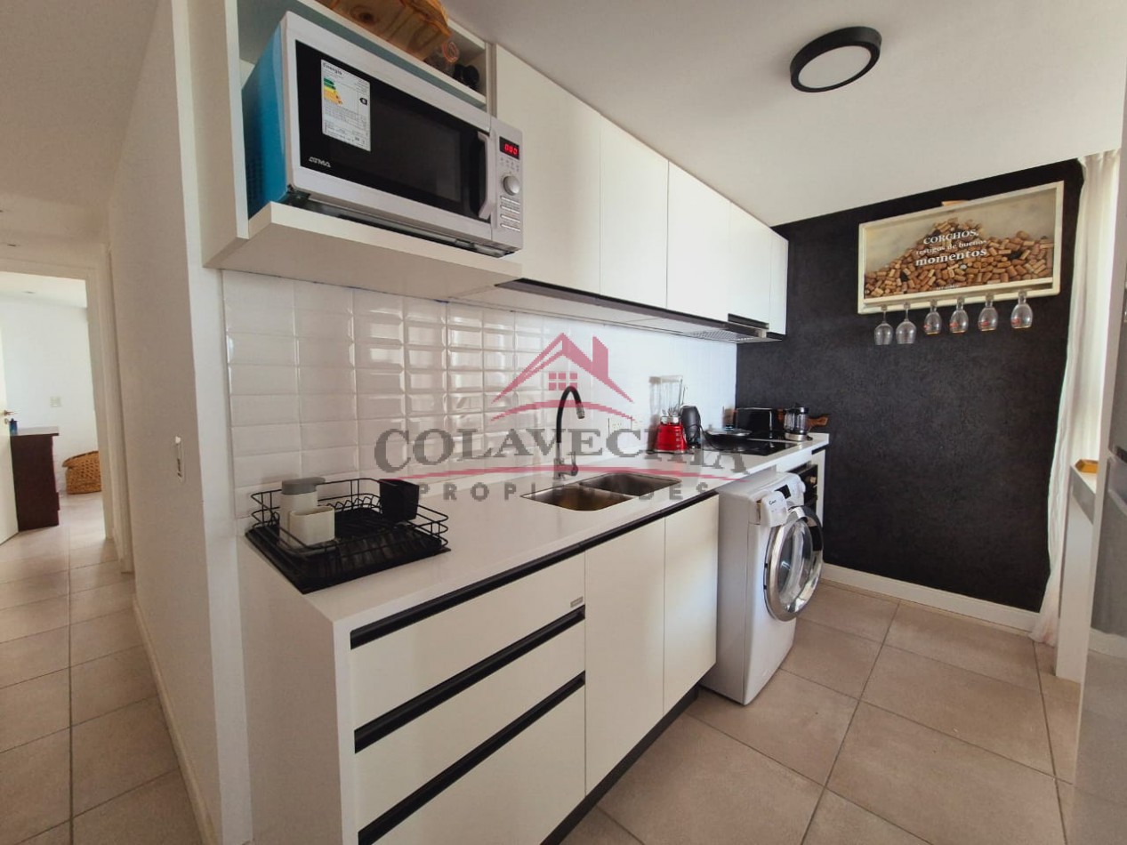 Espectacular tres ambientes frente al mar