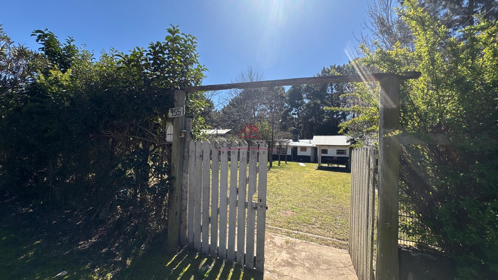 EN VENTA CASA + DEPARTAMENTO - PRAGA 955