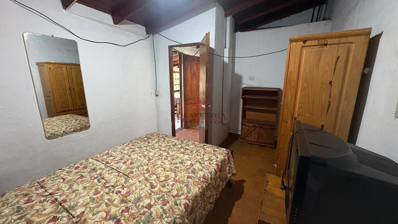 EN VENTA CASA + DEPARTAMENTO - PRAGA 955