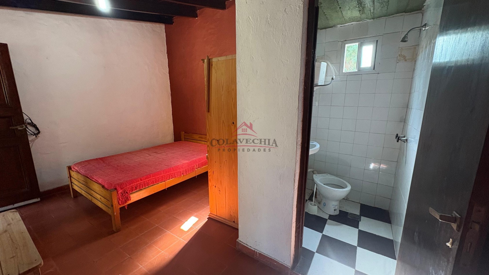 EN VENTA CASA + DEPARTAMENTO - PRAGA 955