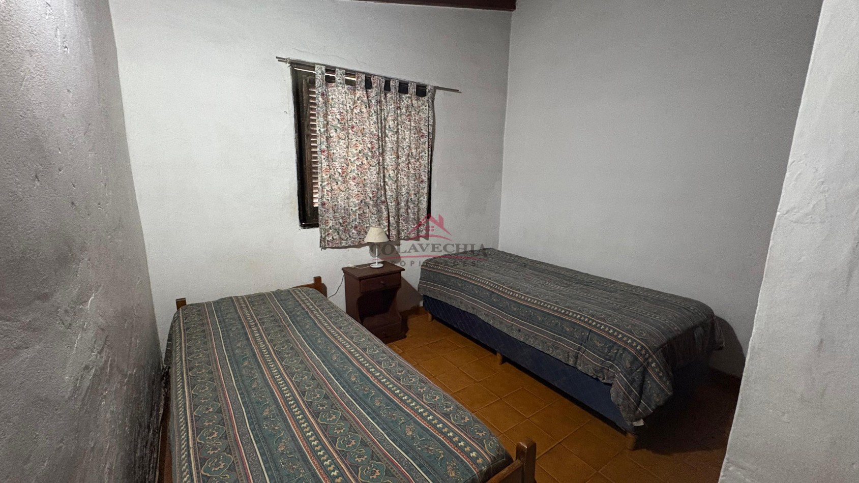 EN VENTA CASA + DEPARTAMENTO - PRAGA 955