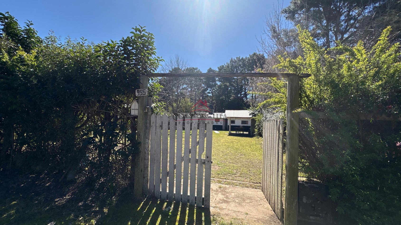 EN VENTA CASA + DEPARTAMENTO - PRAGA 955