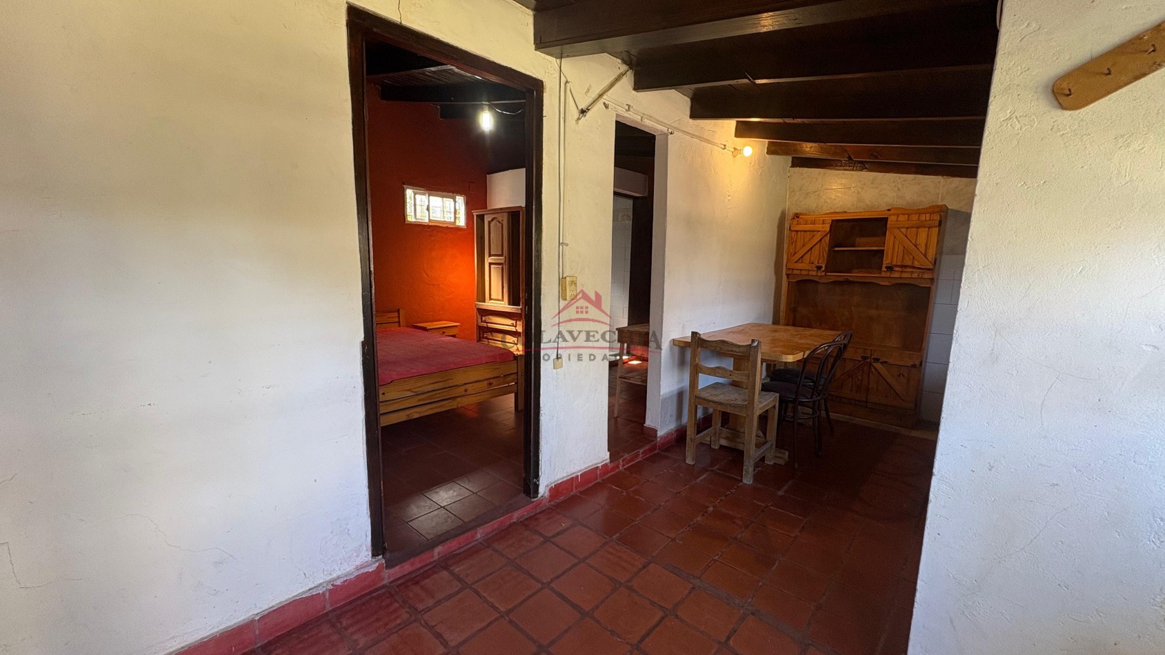 EN VENTA CASA + DEPARTAMENTO - PRAGA 955