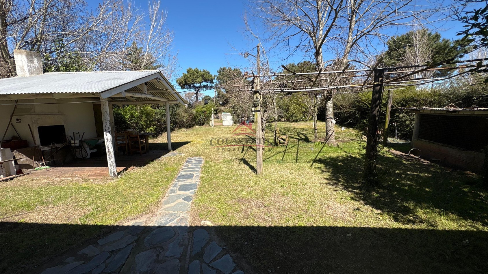 EN VENTA CASA + DEPARTAMENTO - PRAGA 955