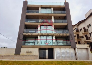 Espectacular tres ambientes frente al mar