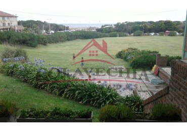 DEPARTAMENTO 3 ambientes con VISTA AL MAR y GRAN PARQUE.